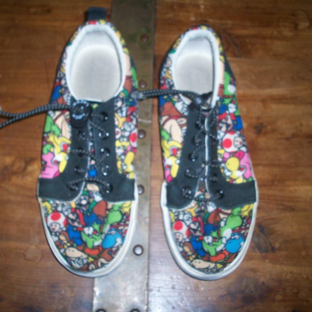 Nintendo Super Mario Brothers Sneakers 6.5 Lace Up Ground Up Shoes Low Canvas *